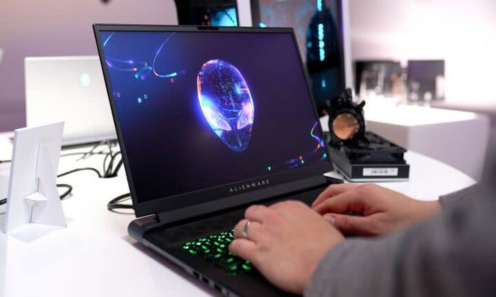 Alienware Laptop Ekran Değişimi