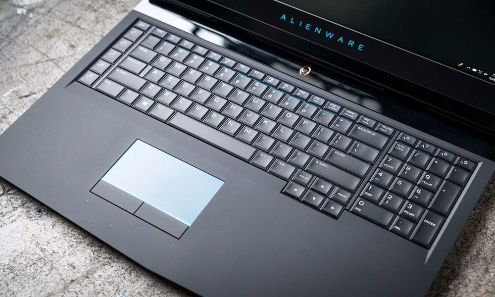 Alienware Laptop Klavye Değişimi